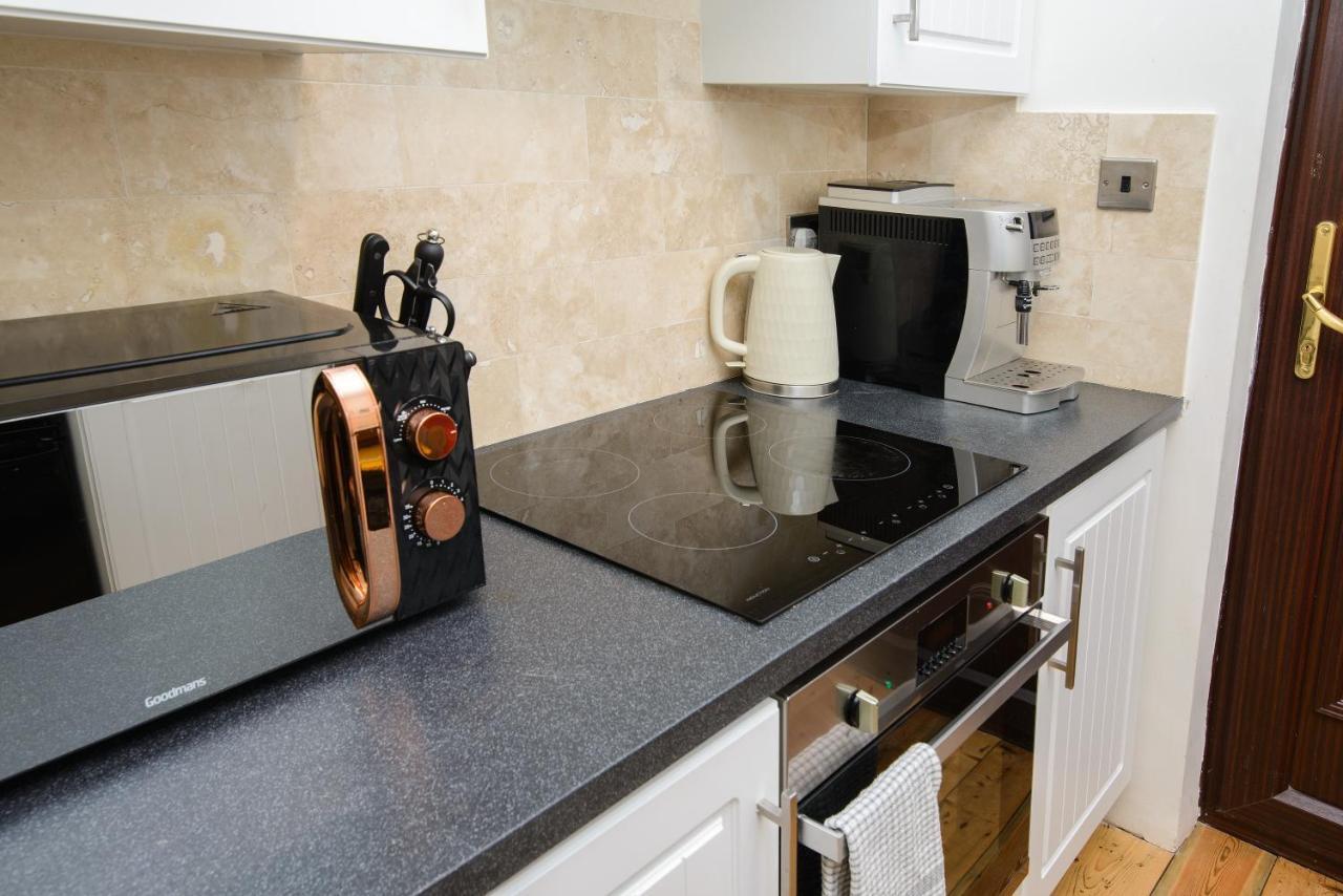 Deluxe 2 Bed Versace Bungalow Hot Tub, Sky Tv, Cinema Screen Saffron Walden Εξωτερικό φωτογραφία